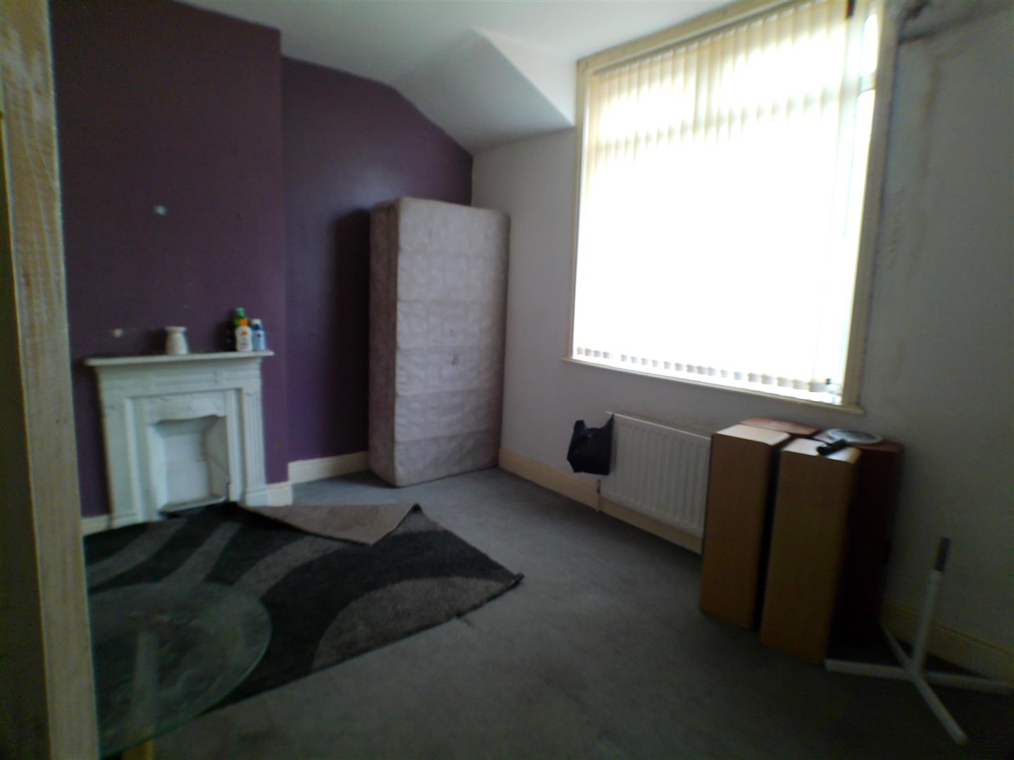2 Bedroom House - Mid Terrace