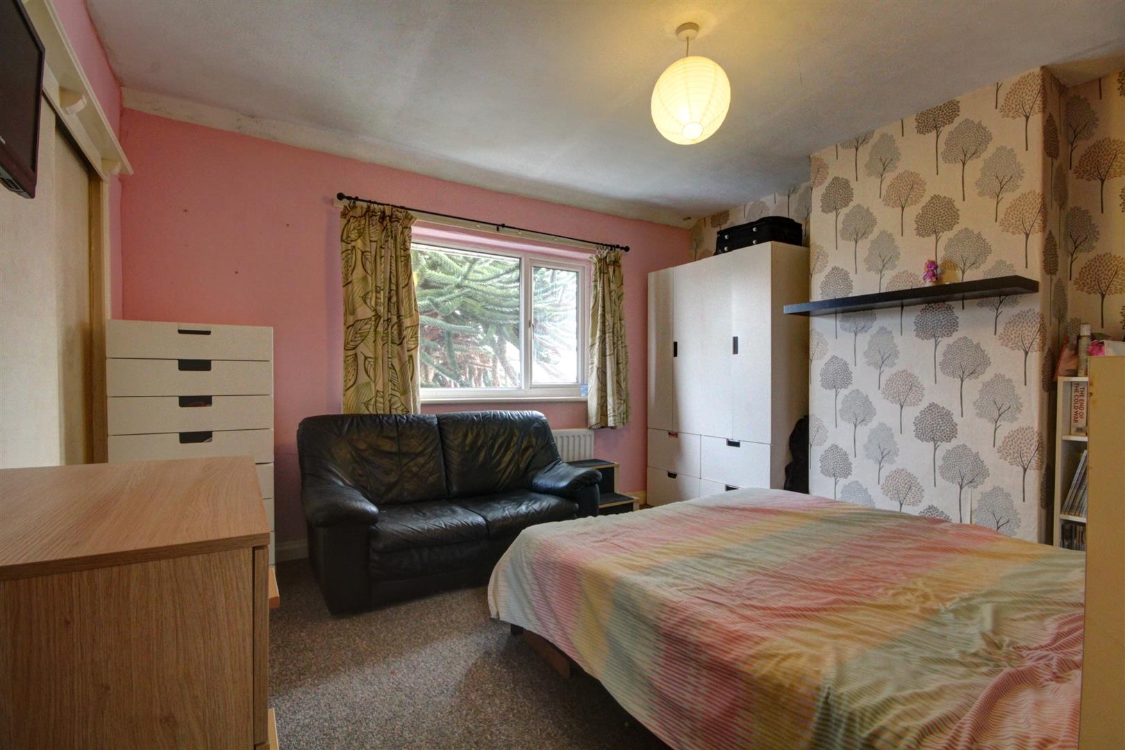 4 Bedroom House - End Terrace