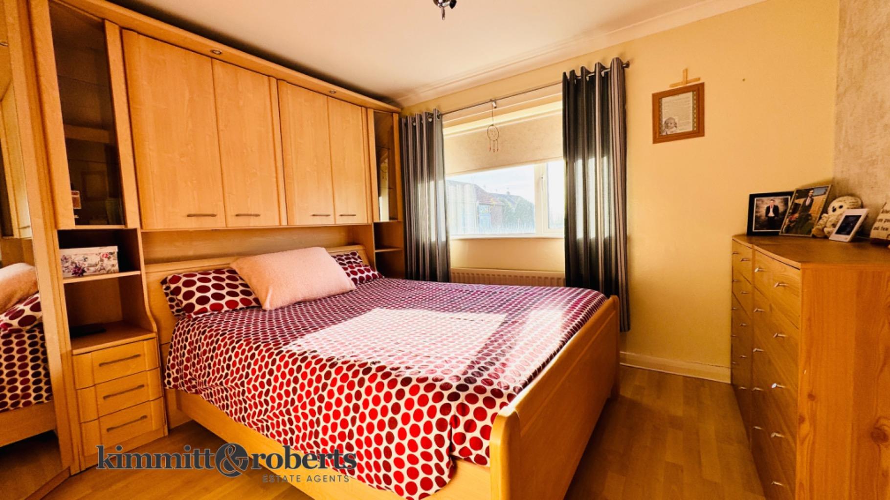 2 Bedroom House - Terraced