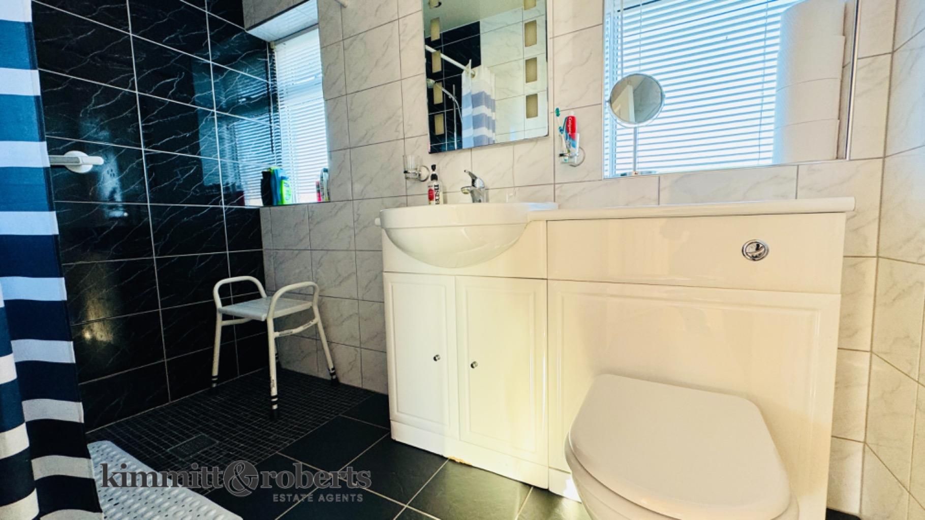 2 Bedroom House - Terraced