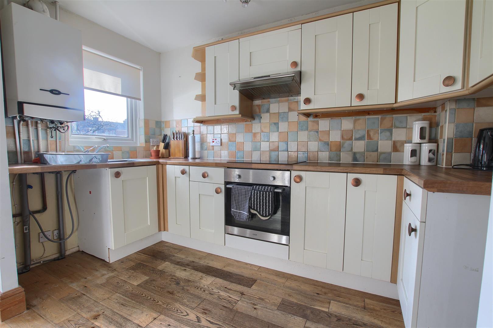 2 Bedroom House - Mid Terrace
