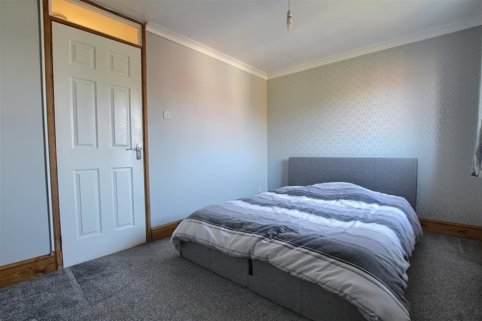 2 Bedroom House - Mid Terrace