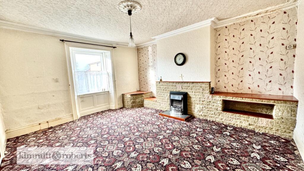 2 Bedroom House - Mid Terrace