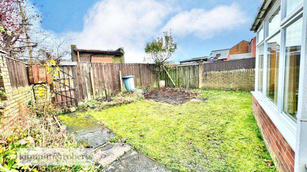 2 Bedroom House - Mid Terrace