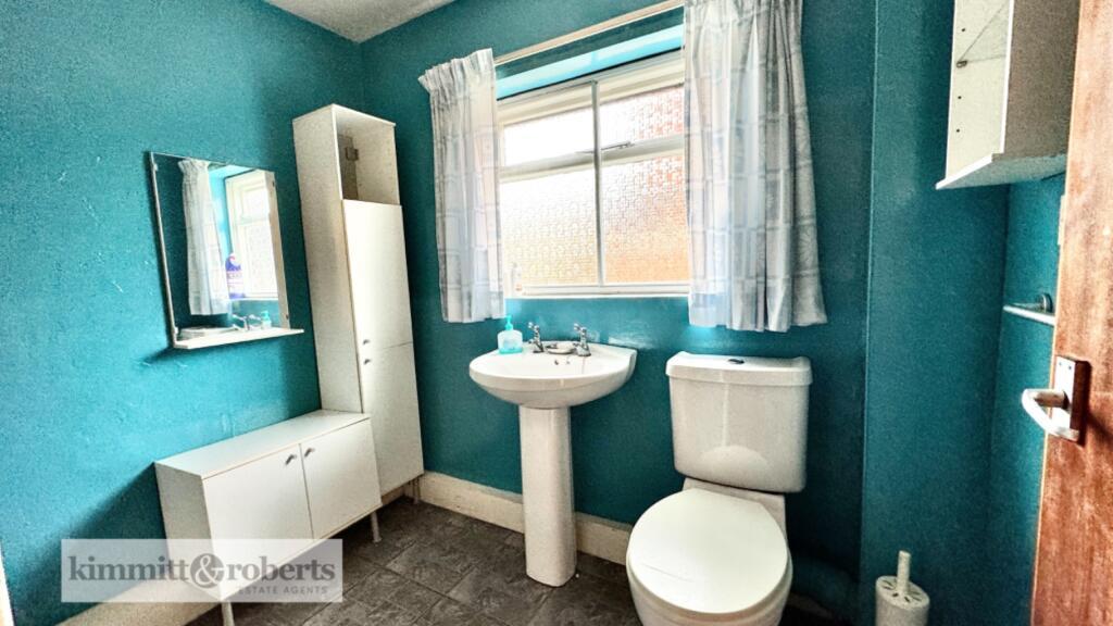 2 Bedroom House - Mid Terrace