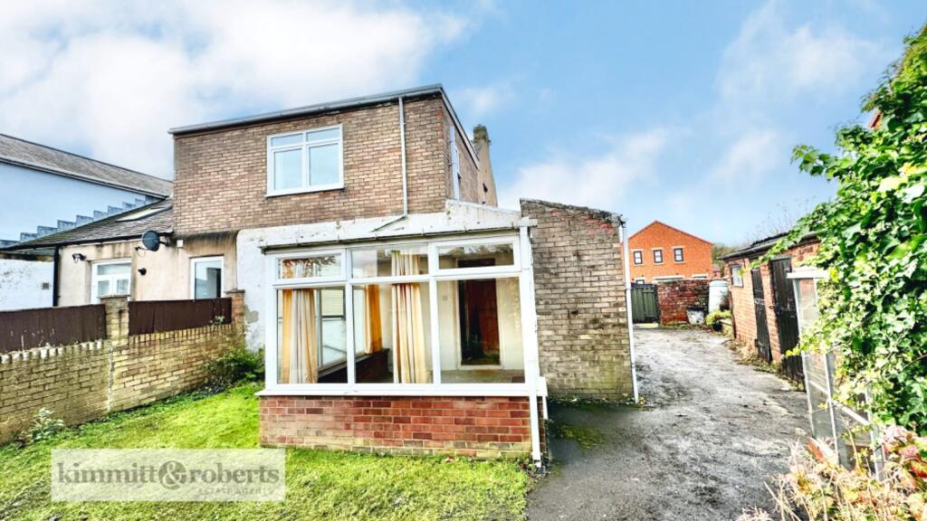 2 Bedroom House - Mid Terrace