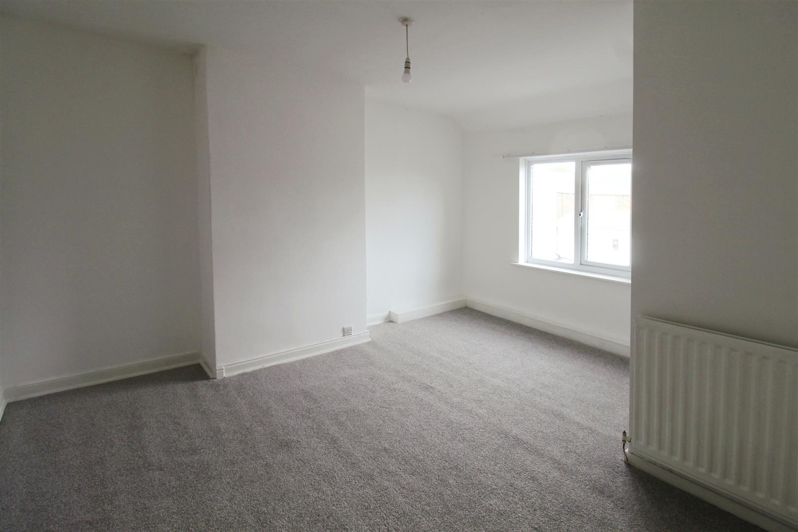 3 Bedroom House - Mid Terrace