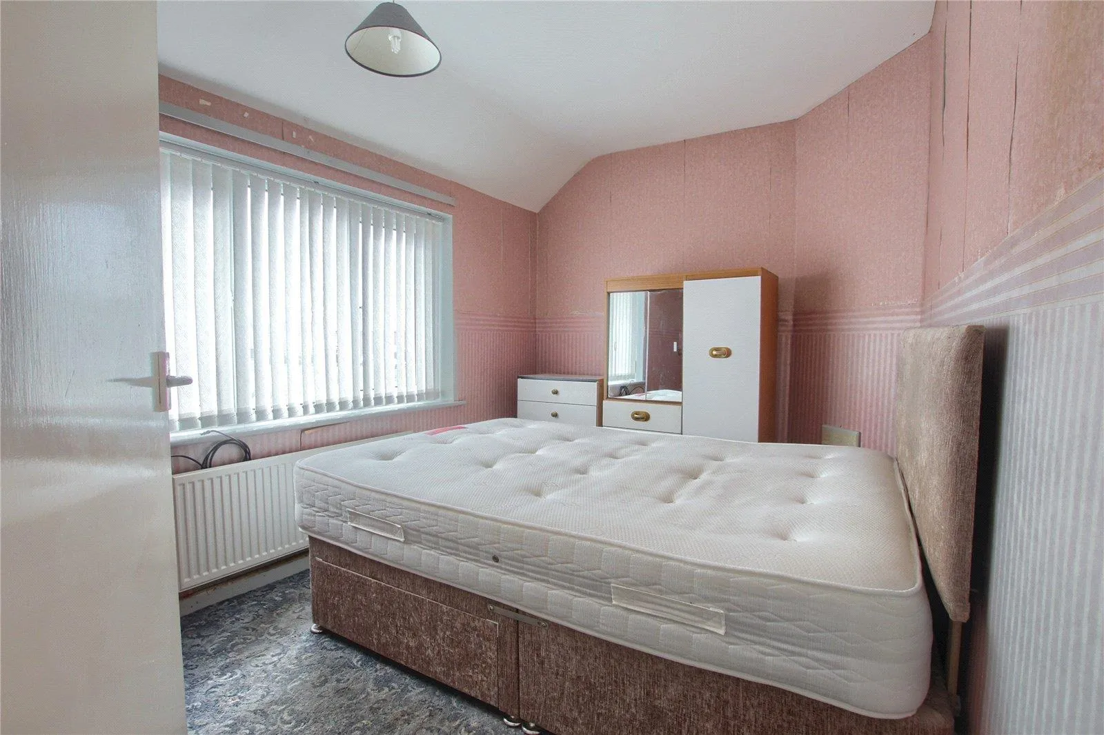 3 Bedroom House - Mid Terrace