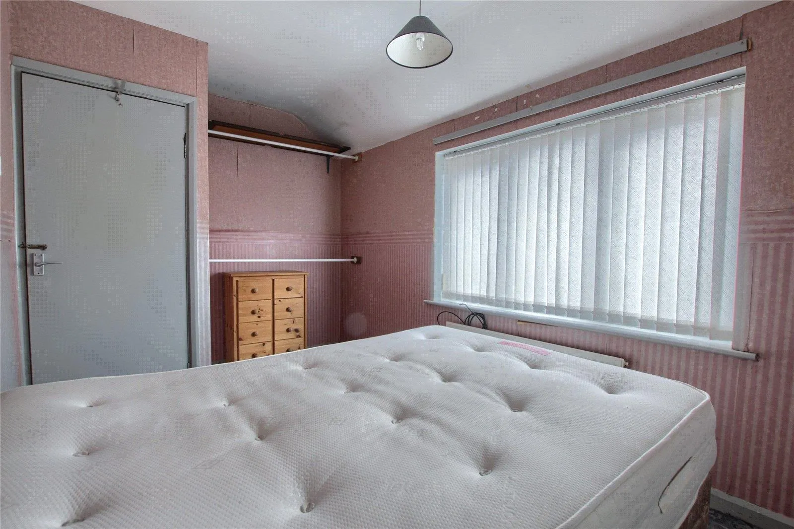 3 Bedroom House - Mid Terrace