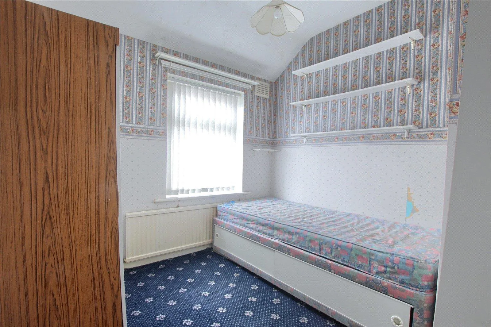 3 Bedroom House - Mid Terrace