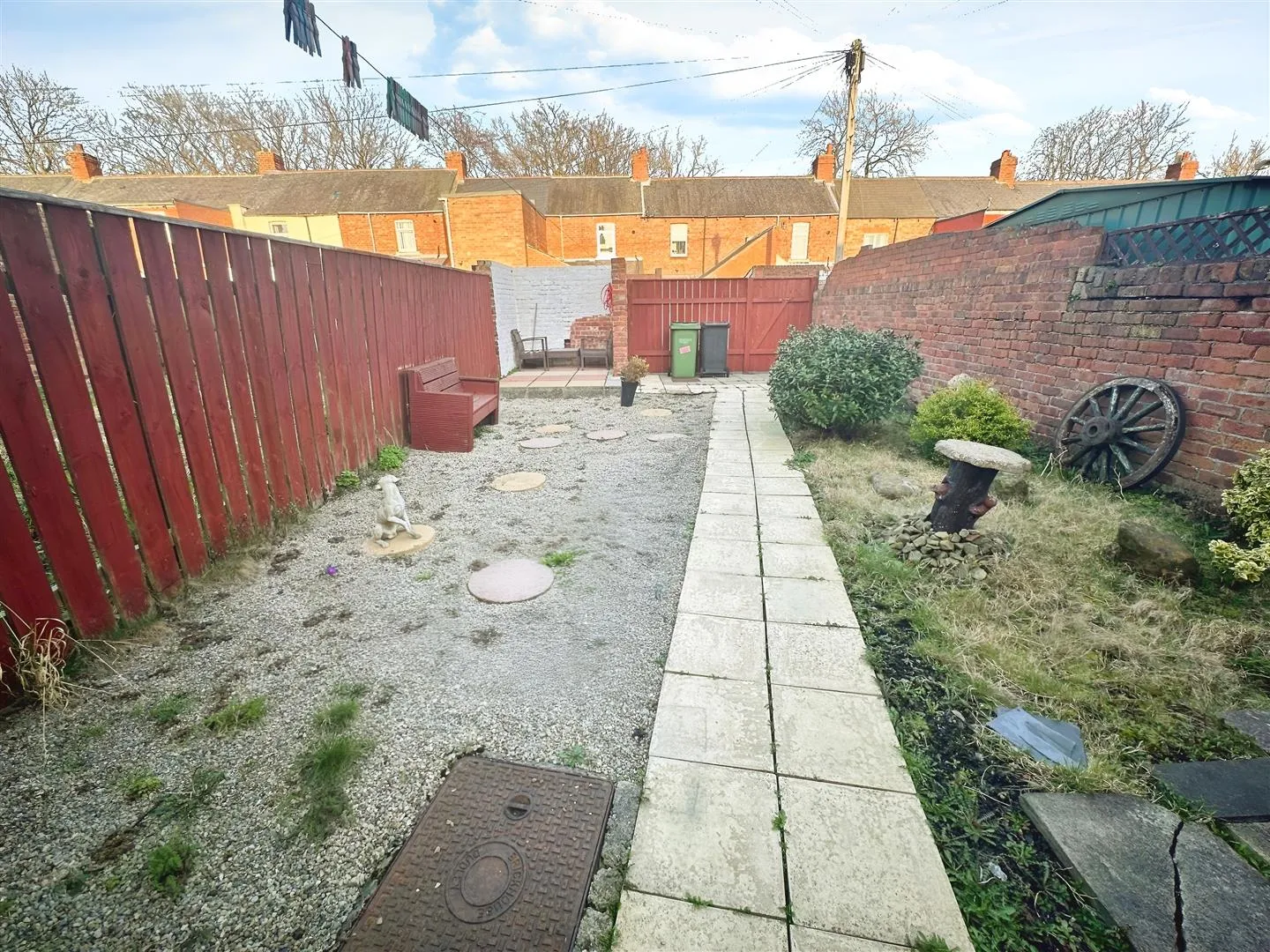 2 Bedroom House - Mid Terrace
