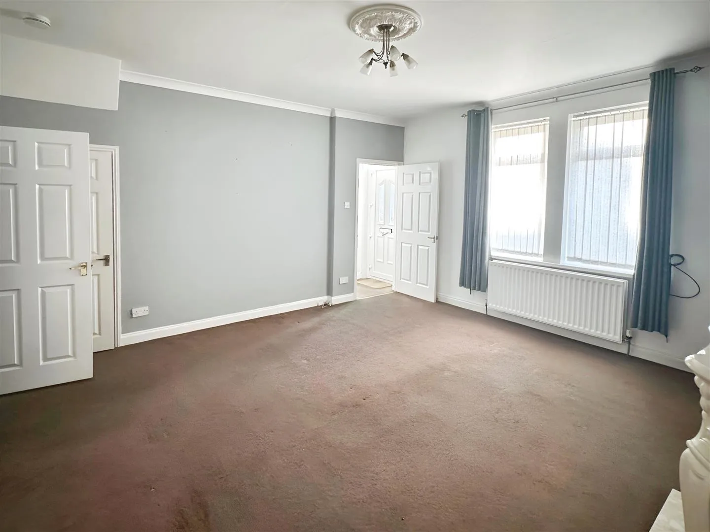 2 Bedroom House - Mid Terrace
