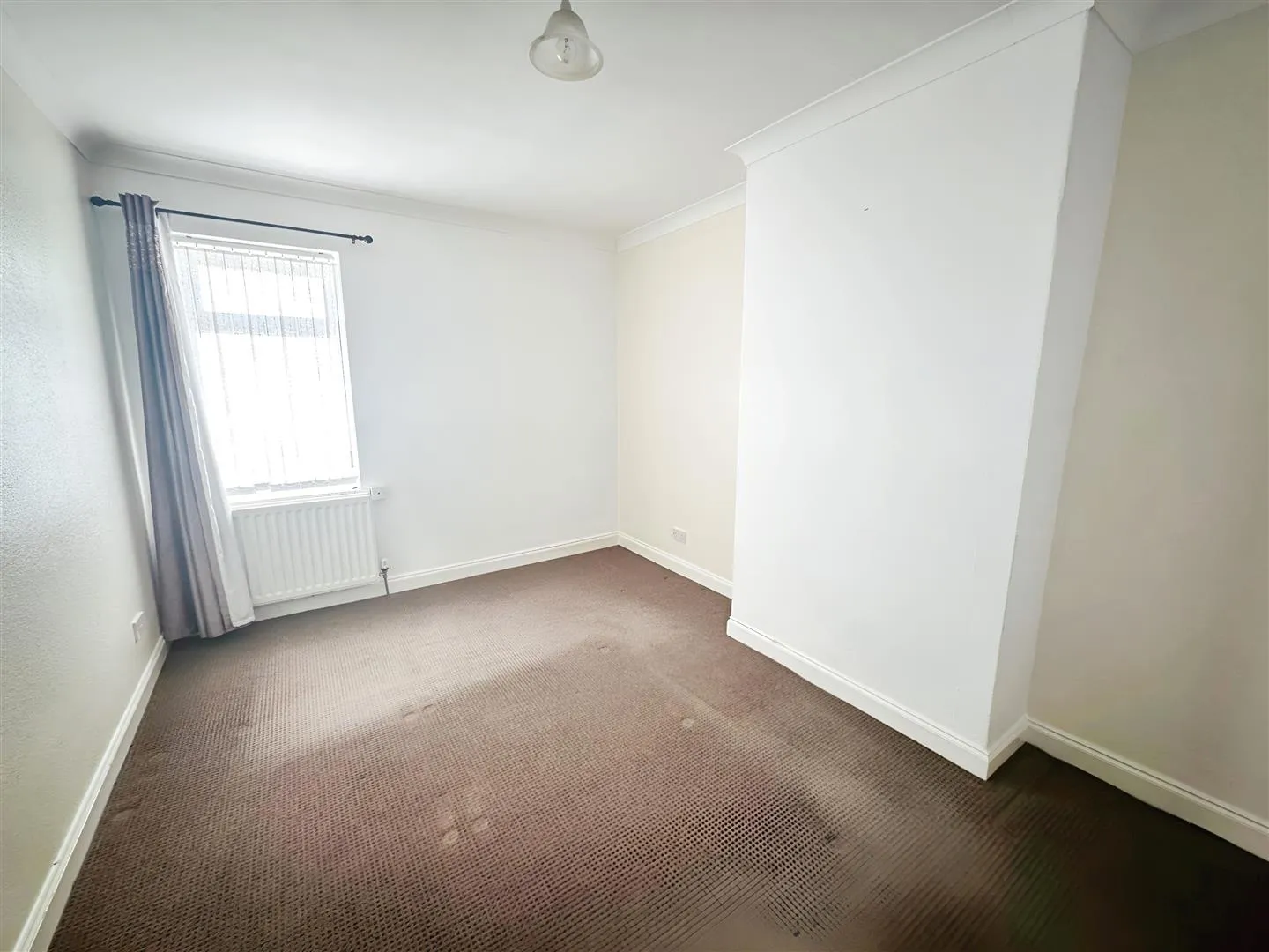 2 Bedroom House - Mid Terrace