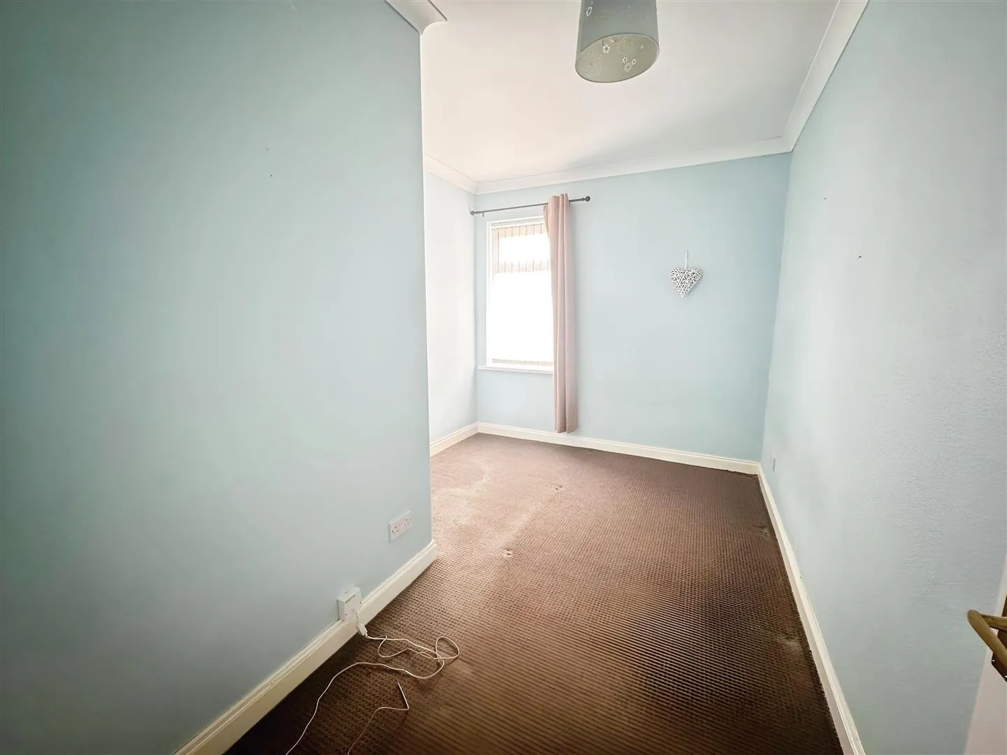 2 Bedroom House - Mid Terrace