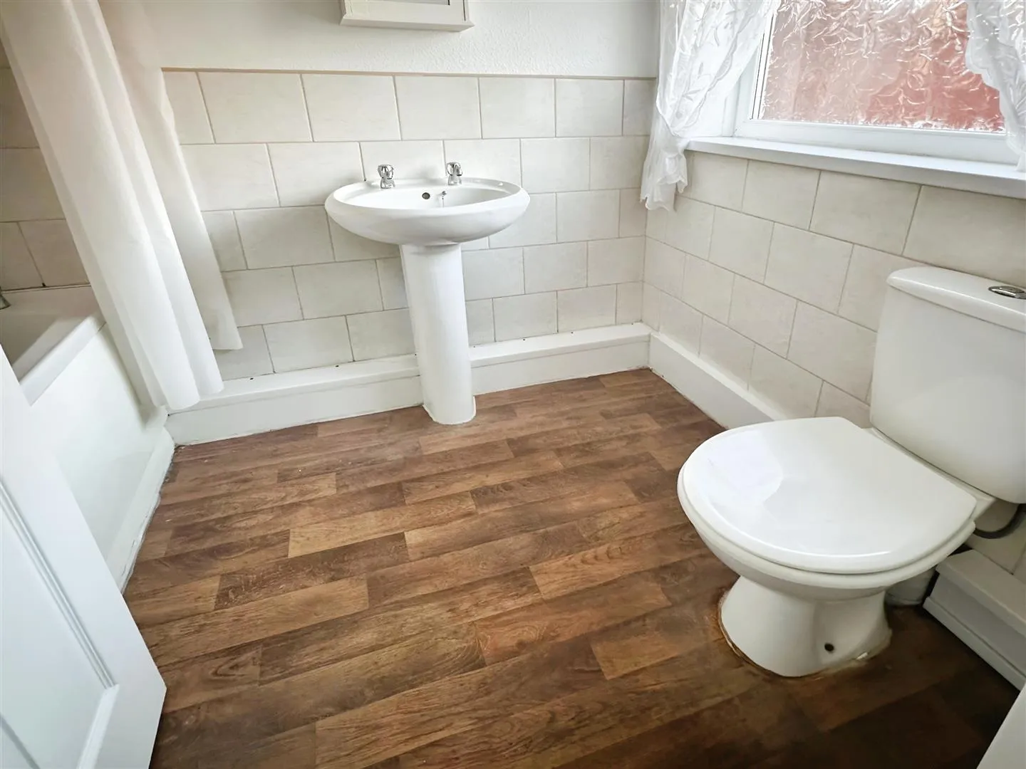 2 Bedroom House - Mid Terrace