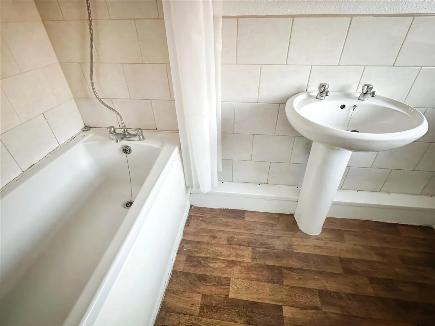 2 Bedroom House - Mid Terrace