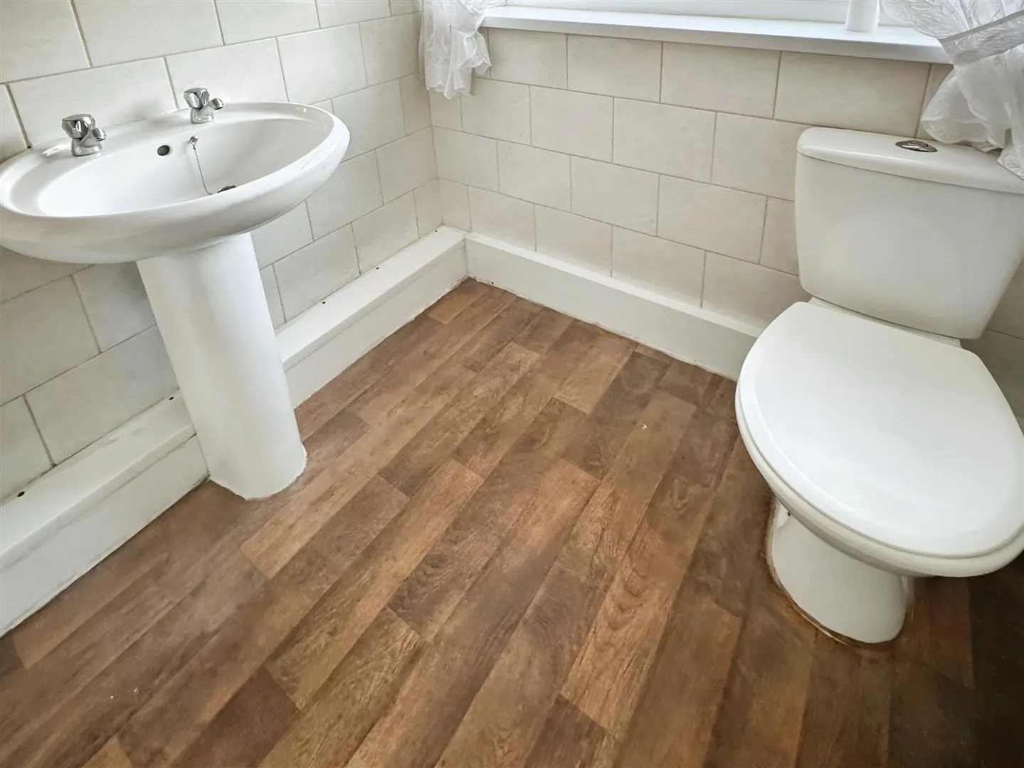 2 Bedroom House - Mid Terrace