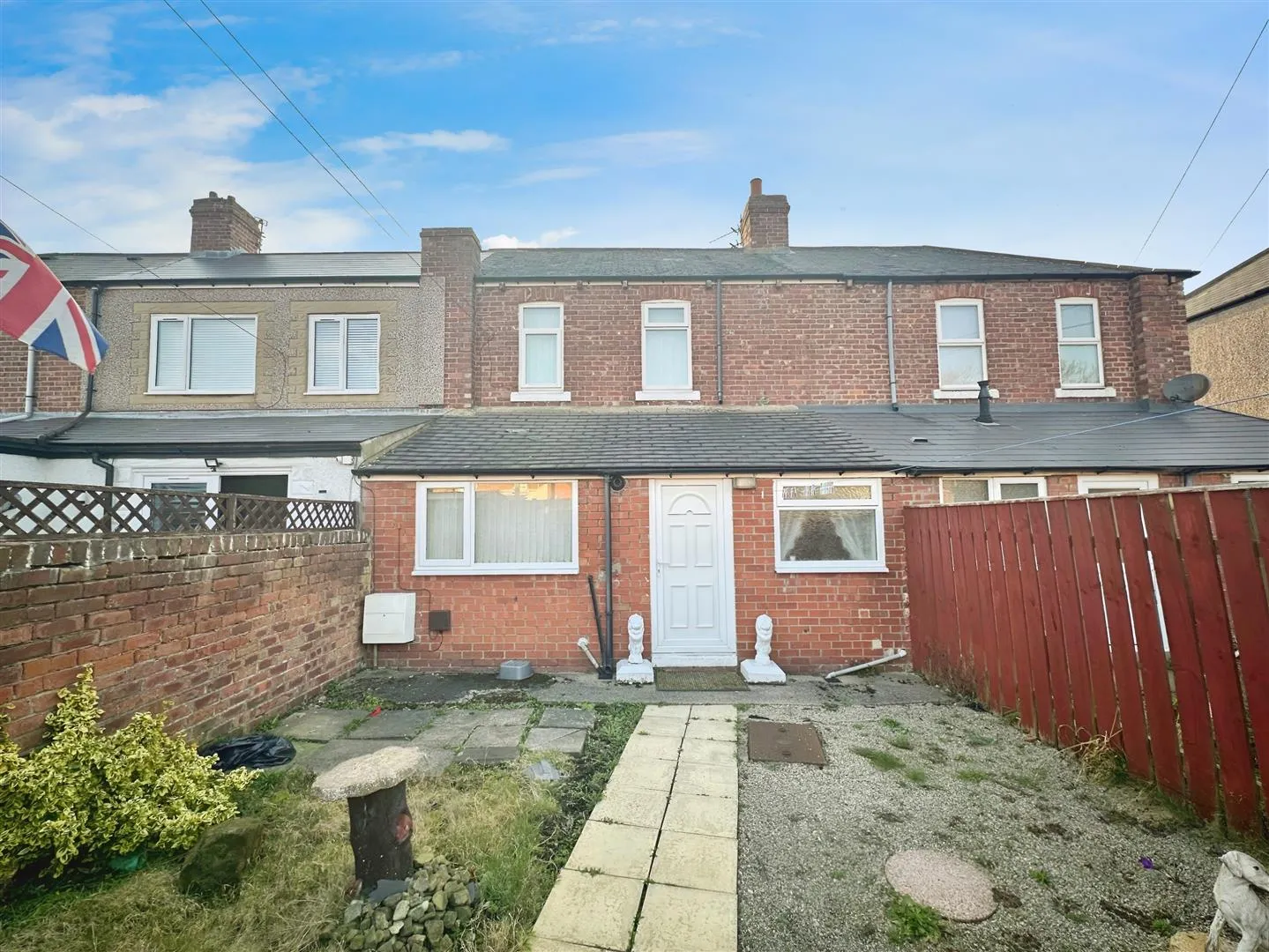 2 Bedroom House - Mid Terrace