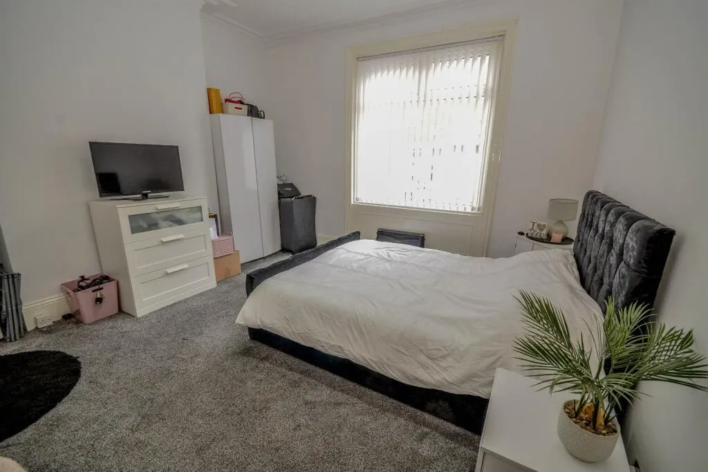 2 Bedroom Flat - Purpose Built