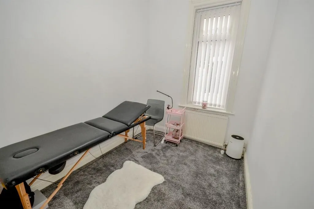 2 Bedroom Flat - Purpose Built