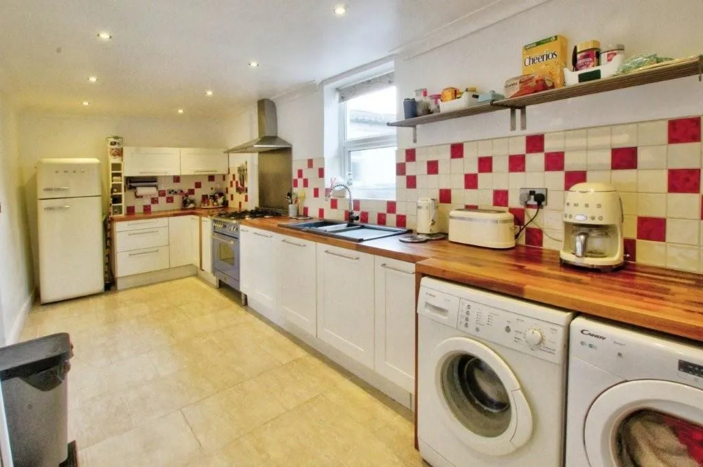 3 Bedroom House - End Terrace