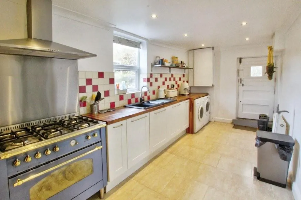 3 Bedroom House - End Terrace