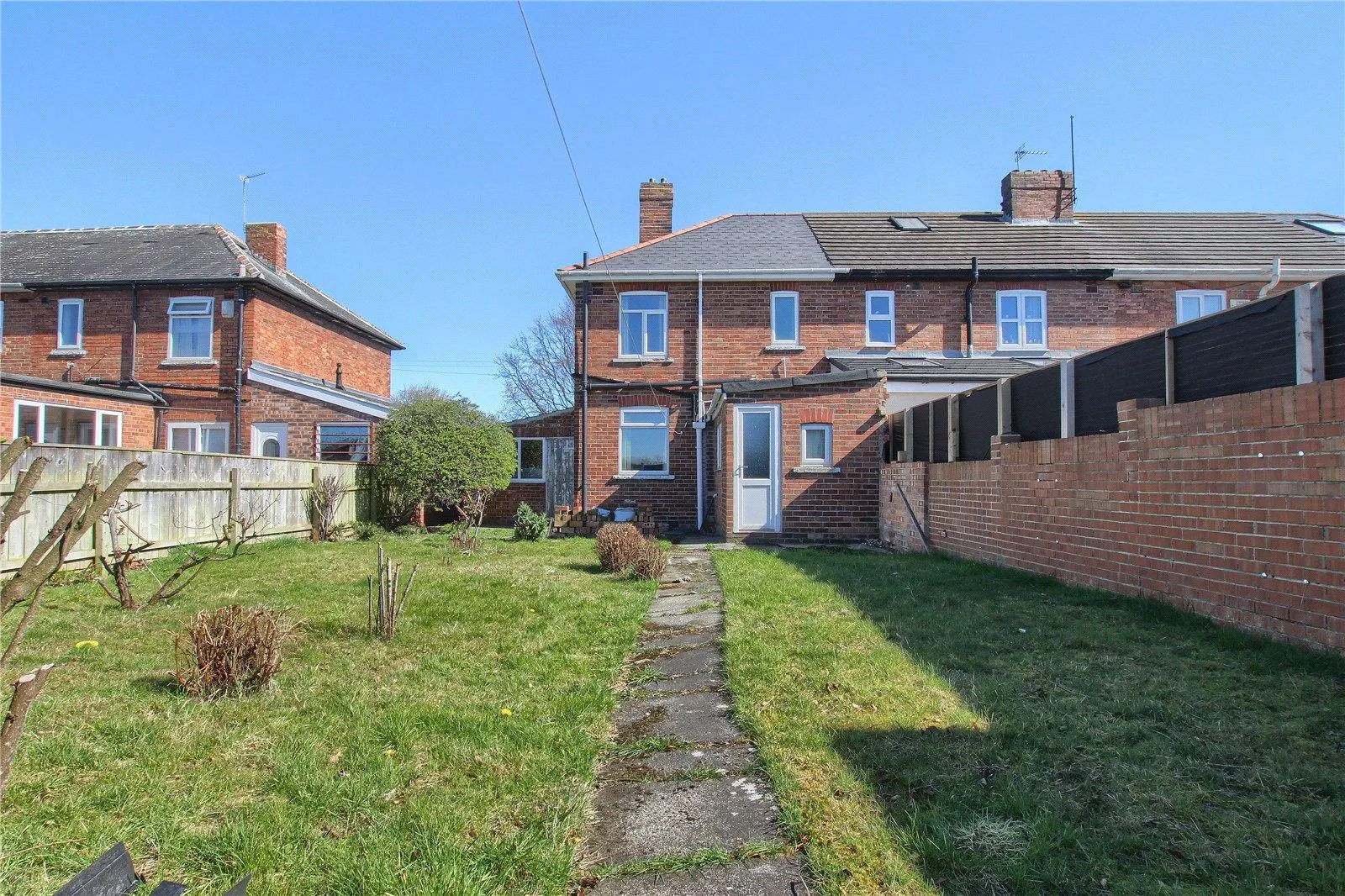 3 Bedroom House - End Terrace