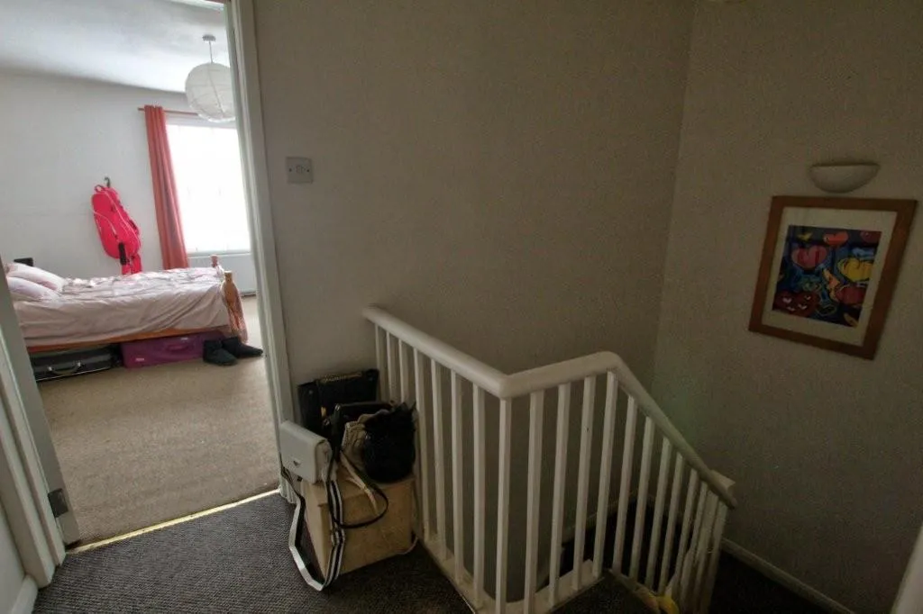 2 Bedroom Shop with Living Accommodation