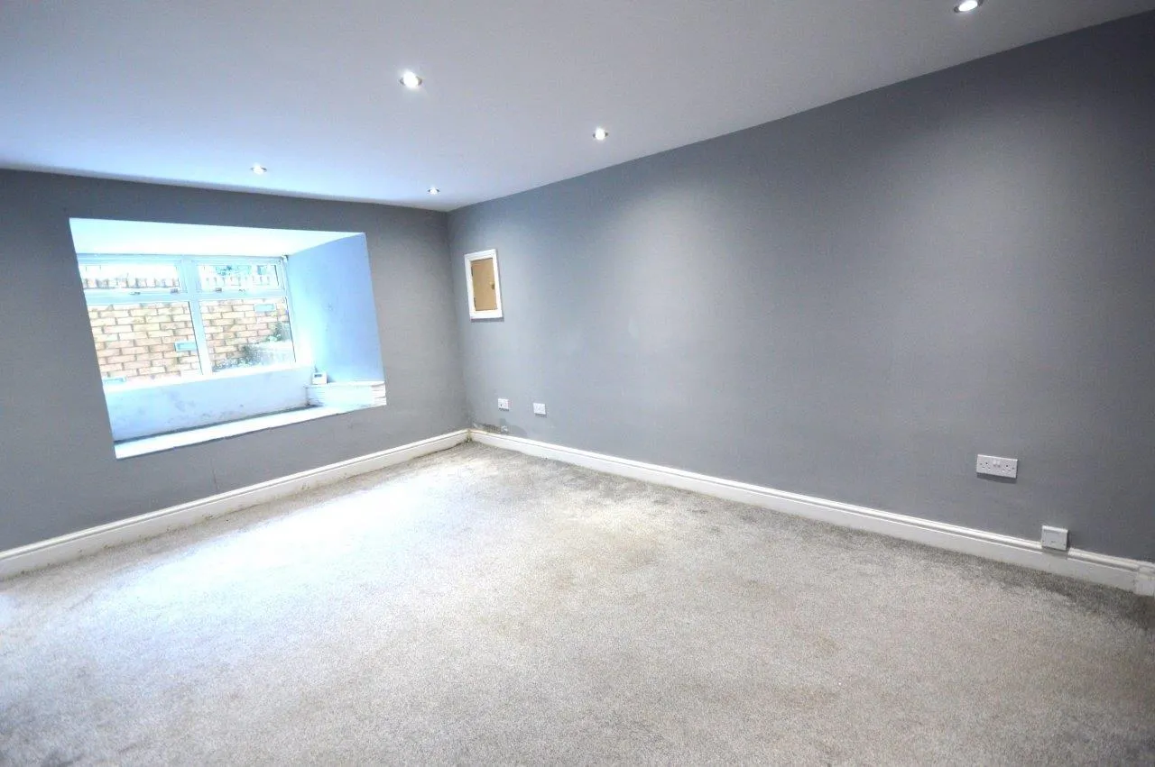 2 Bedroom Flat - Basement