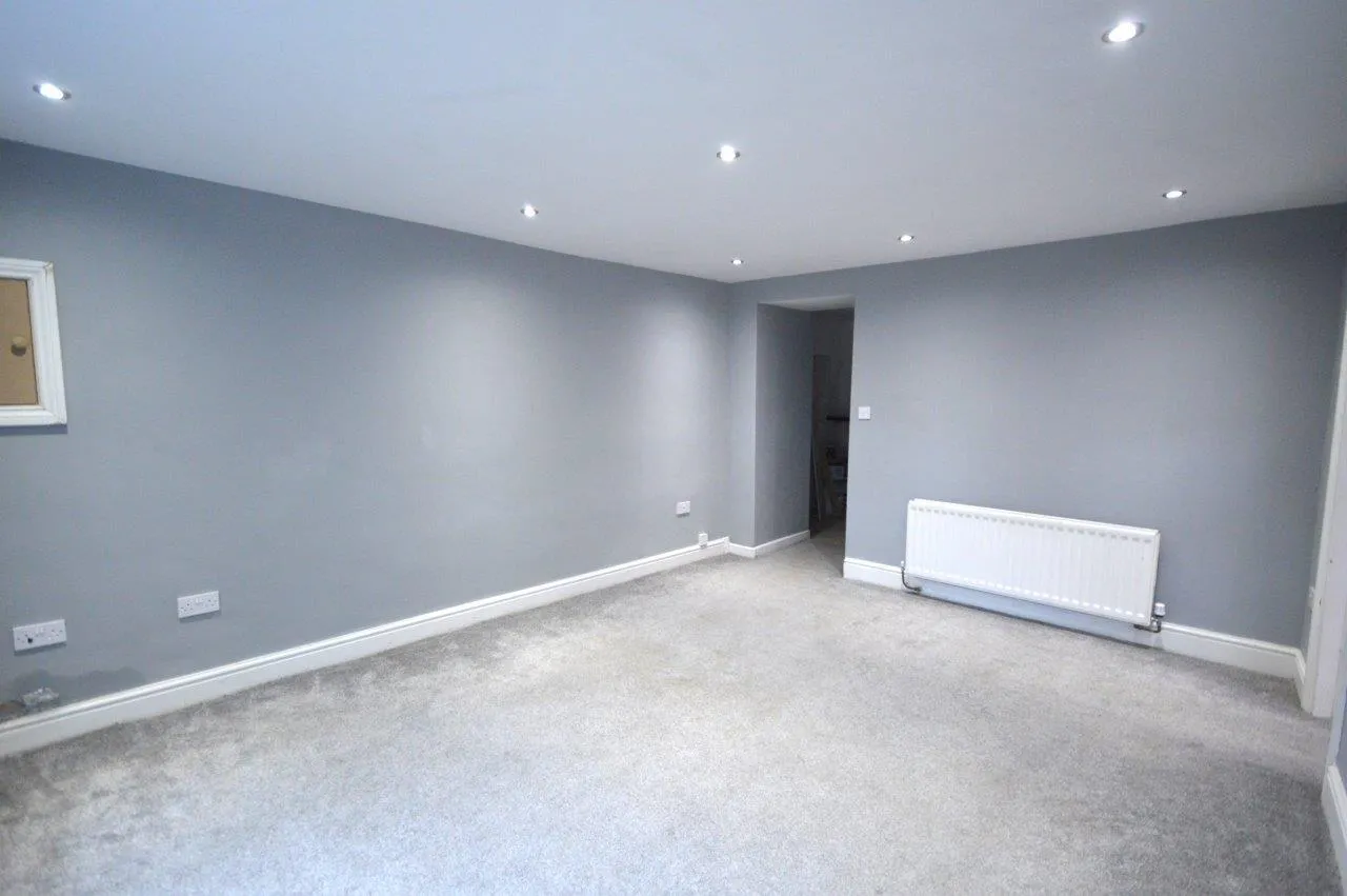 2 Bedroom Flat - Basement