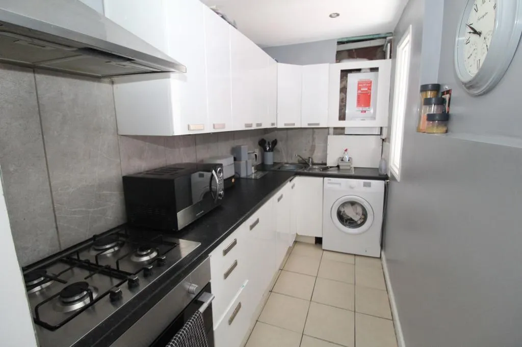 2 Bedroom Flat - Basement