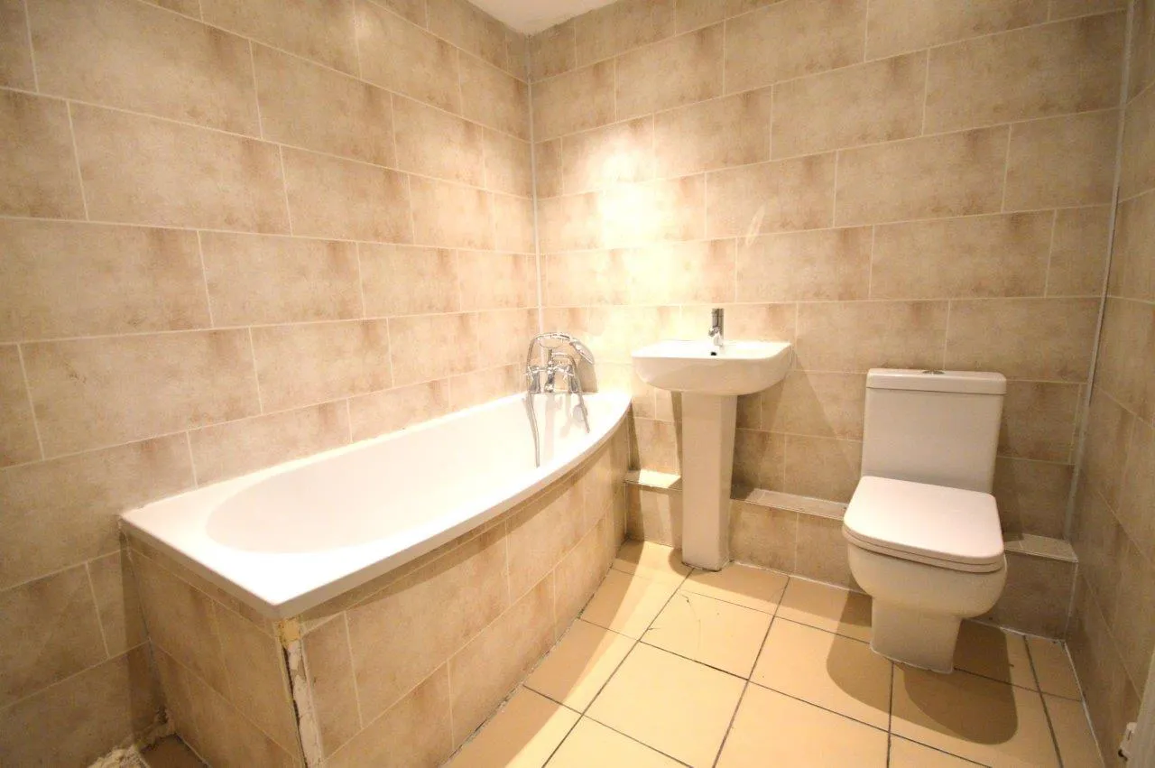 2 Bedroom Flat - Basement