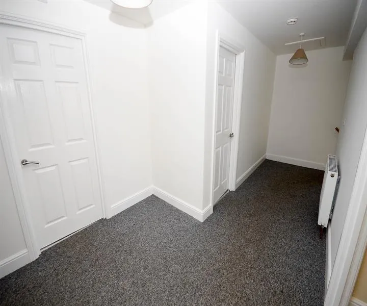 6 Bedroom Flat/Apartment