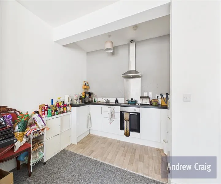 6 Bedroom Flat/Apartment