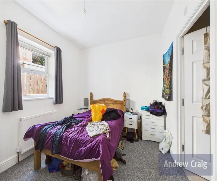 6 Bedroom Flat/Apartment