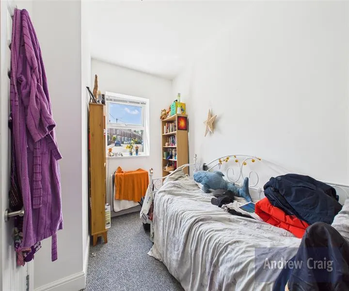 6 Bedroom Flat/Apartment