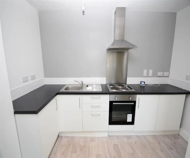 6 Bedroom Flat/Apartment