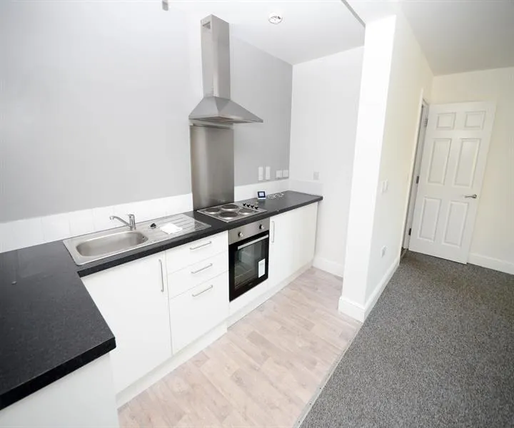 6 Bedroom Flat/Apartment
