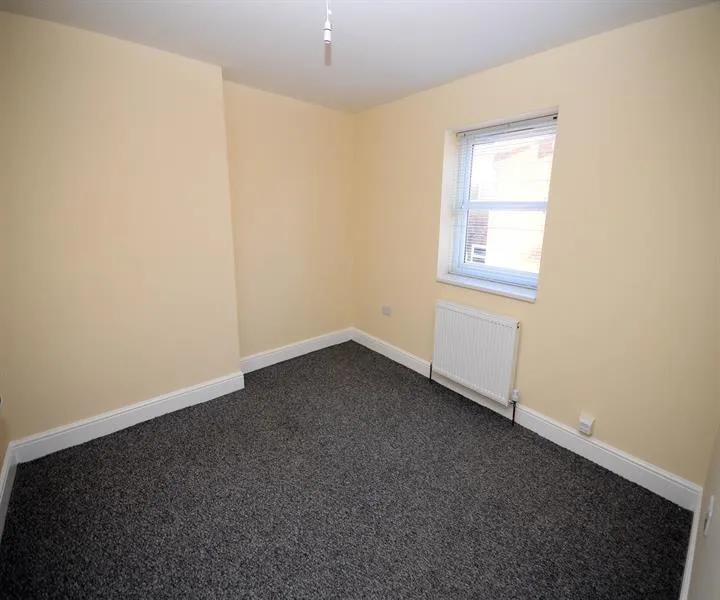 6 Bedroom Flat/Apartment