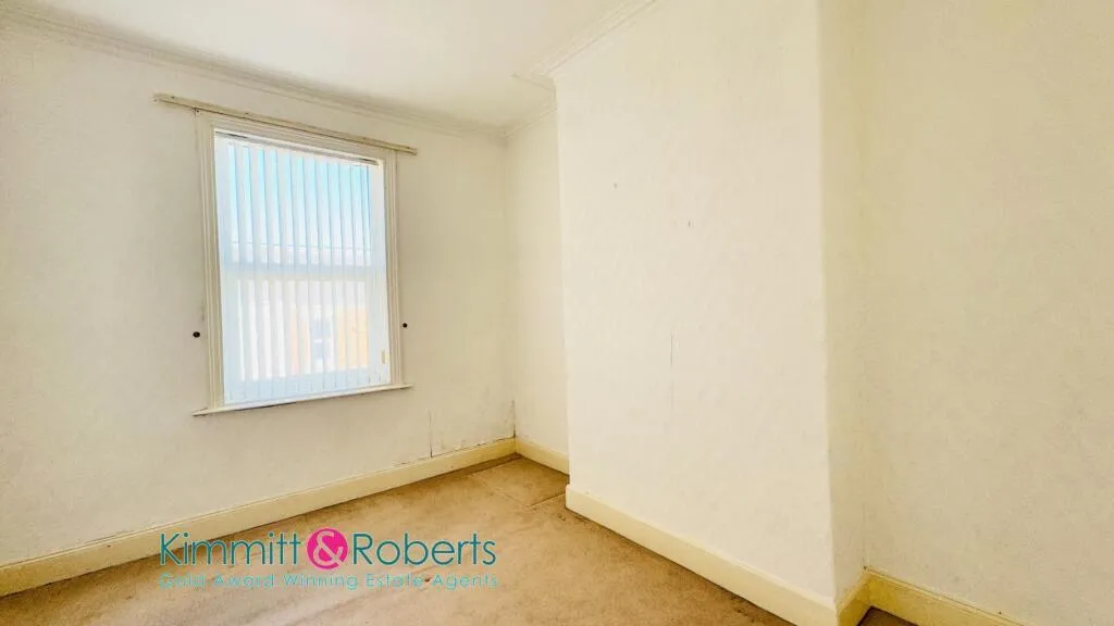 3 Bedroom House - Mid Terrace