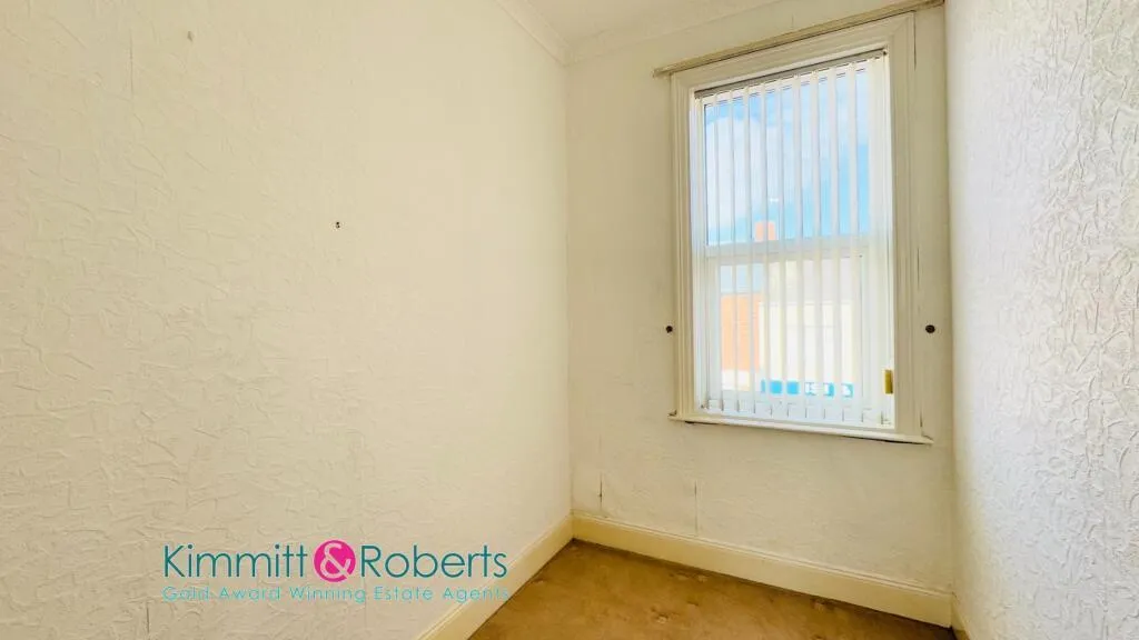3 Bedroom House - Mid Terrace