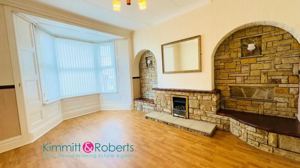 3 Bedroom House - Mid Terrace