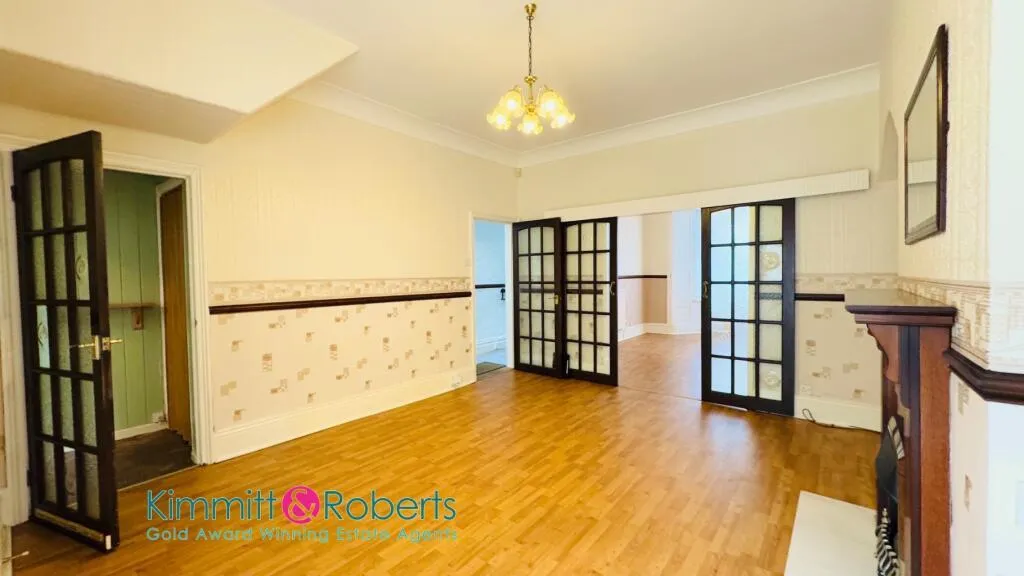 3 Bedroom House - Mid Terrace
