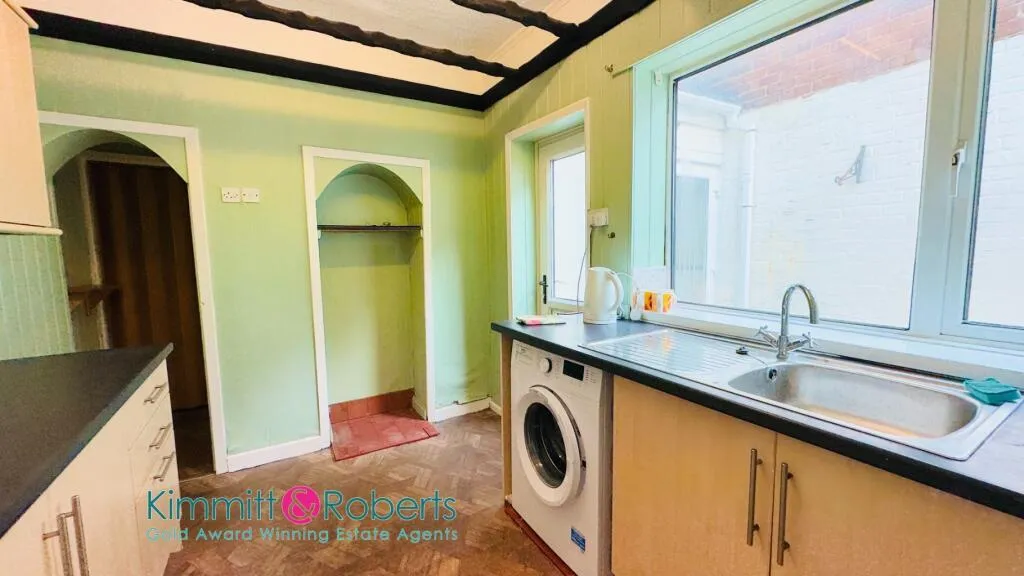 3 Bedroom House - Mid Terrace
