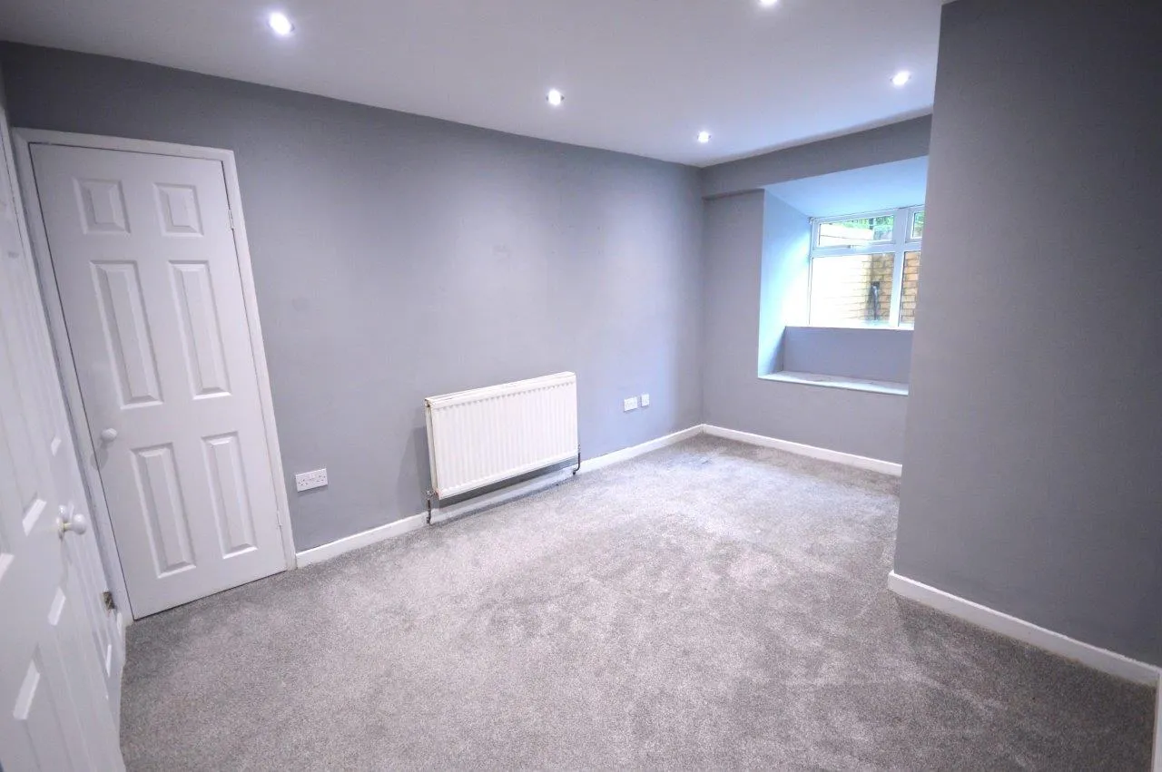 2 Bedroom Flat - Basement