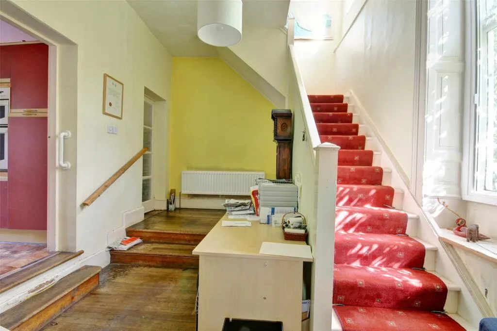 5 Bedroom House - Semi-Detached