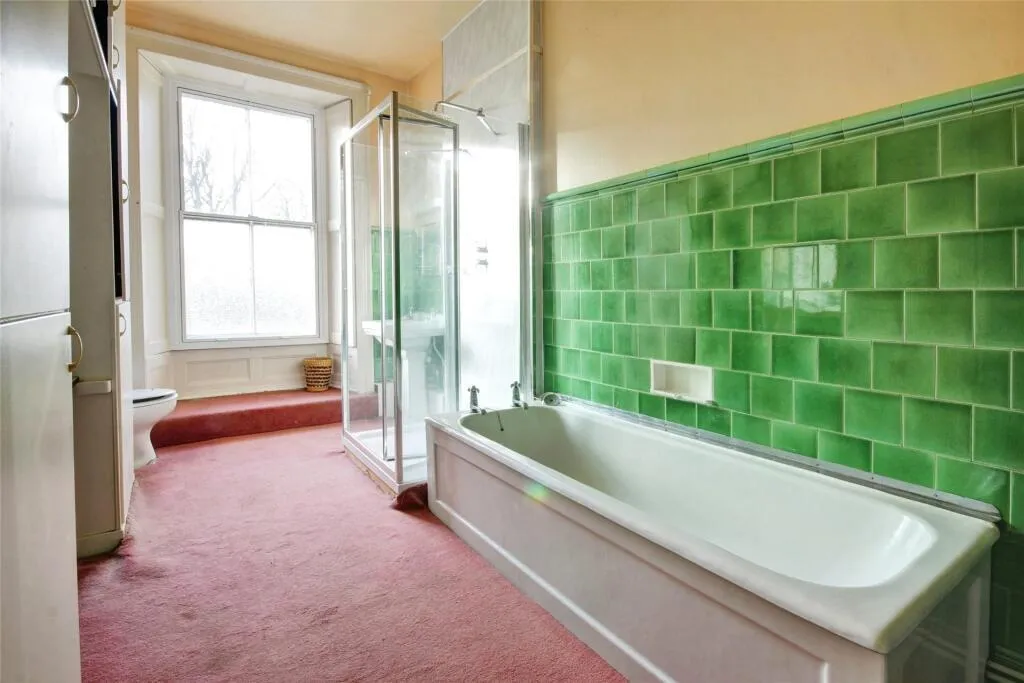 5 Bedroom House - Semi-Detached