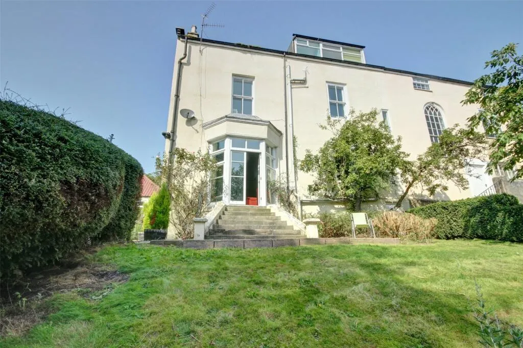 5 Bedroom House - Semi-Detached