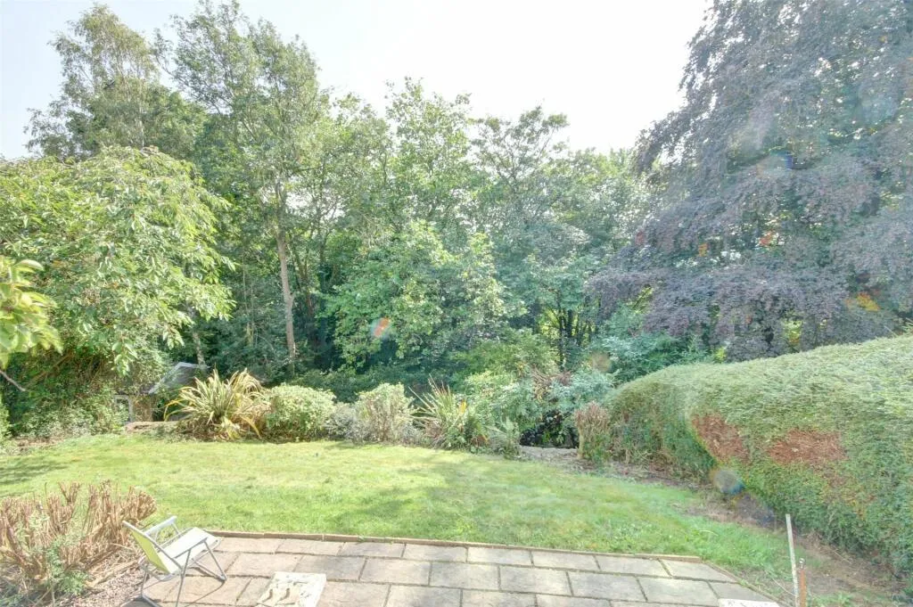 5 Bedroom House - Semi-Detached