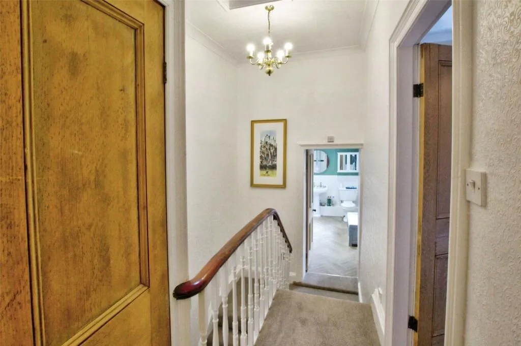3 Bedroom House - Mid Terrace
